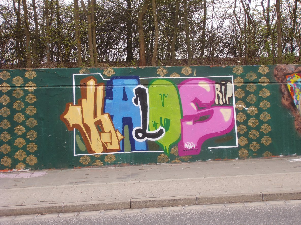 Graffiti Wall - Photo by thegraffspotter - kalos