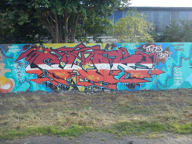 Graffiti Wall - Photo by thenature - CLOK, TODS