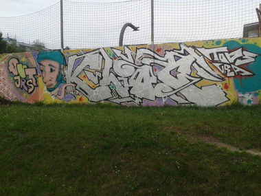 Graffiti Wall - Photo by thenature - CLOK, TODS