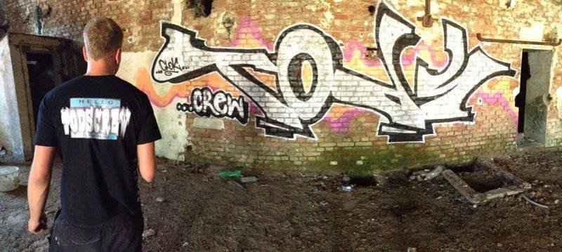 Graffiti Wall - Photo by thenature - CLOK, TODS