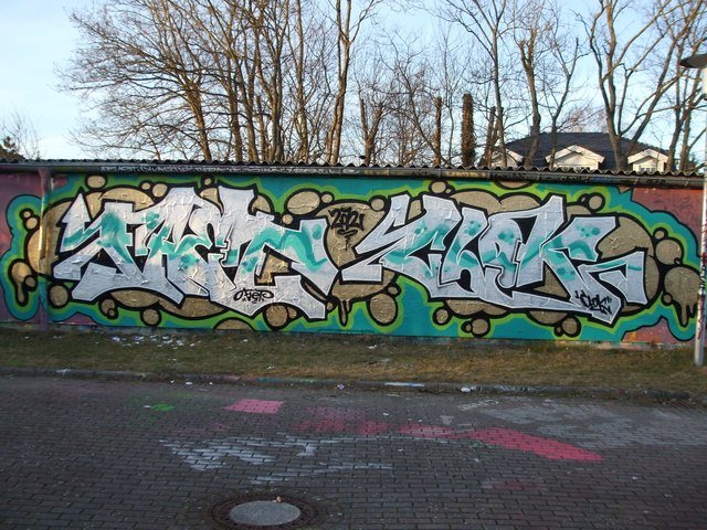 Graffiti Wall - Photo by thenature - FAET, VRA, CLOK