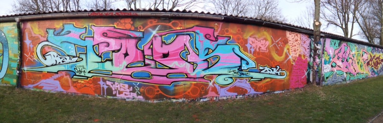 Graffiti Wall - Photo by thenature - CLOK, TODS
