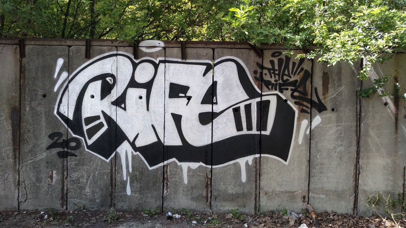 Graffiti Wall in Polska - Photo by therife - graffiti, chromegraffiti, silvertown (2020)