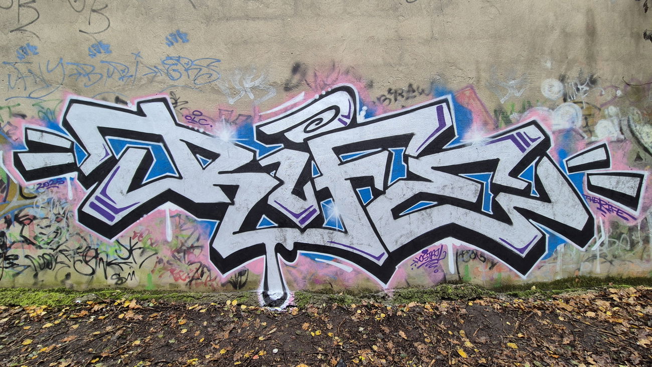 Graffiti Bombing in Poland - Photo by therife - graffiti (2025)