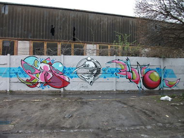 Graffiti Wall - Photo by thirteen
