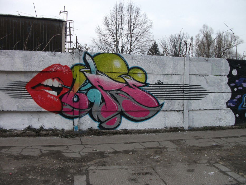Graffiti Wall - Photo by thirteen