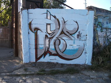 Graffiti Wall - Photo by thirteen