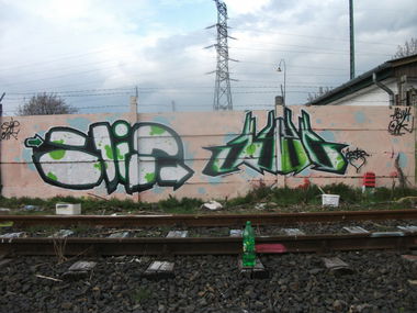 Graffiti Wall - Photo by thirteen
