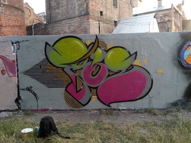 Graffiti Wall in Budapest - Photo by thirteen