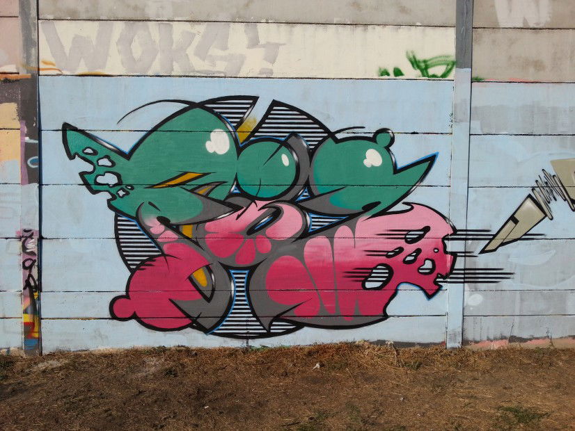 Graffiti Wall - Photo by thirteen