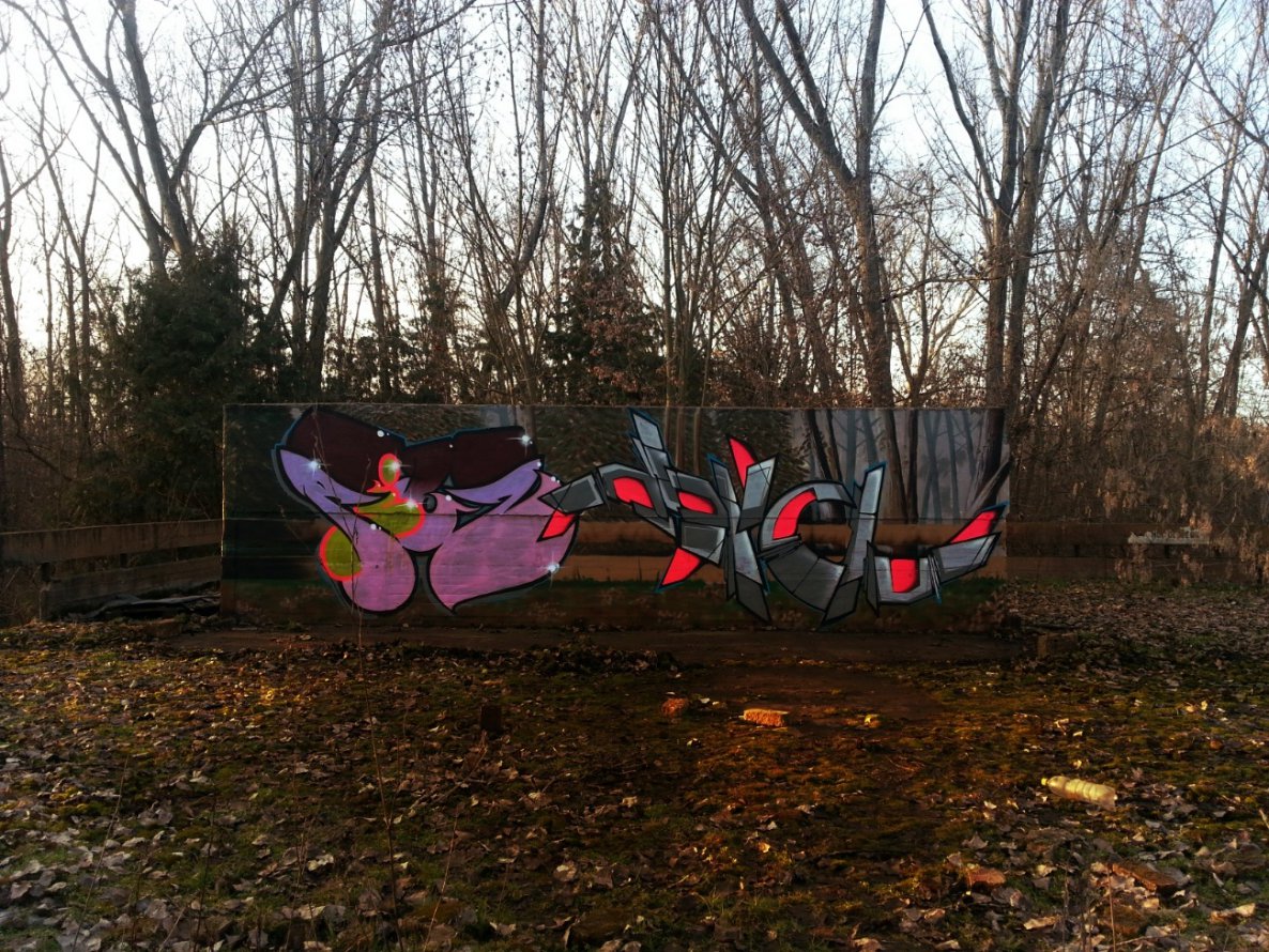 Graffiti Wall - Photo by thirteen