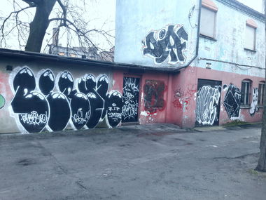 Graffiti Bombing - Photo by thule