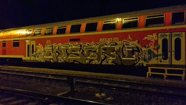 Graffiti Train - Photo by tiddngnaa - lns, lunatics, cru (2016)