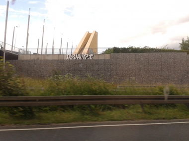 Graffiti Bombing - Photo by tobias1896 - rbh, pt