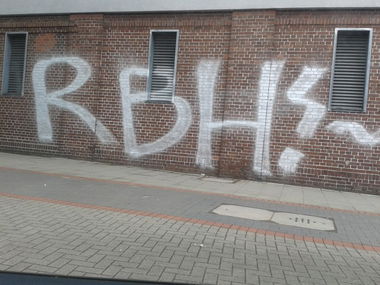 Graffiti Bombing - Photo by tobias1896