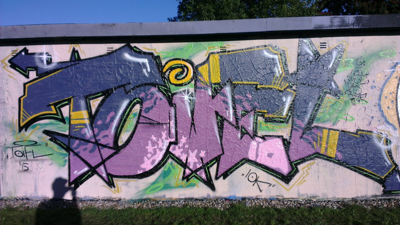 Graffiti Wall - Photo by toifel - toifel, toifl, io (2015)