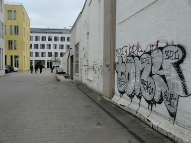 Graffiti Bombing in HAMBURG - Photo by tony301 - ASYL, DOS, ELB