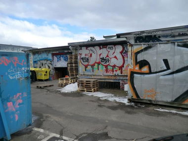 Graffiti Bombing in HAMBURG - Photo by tony301