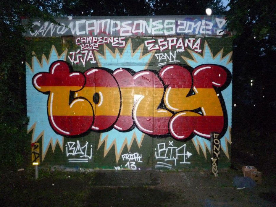 Graffiti Wall in HAMBURG - Photo by tony301