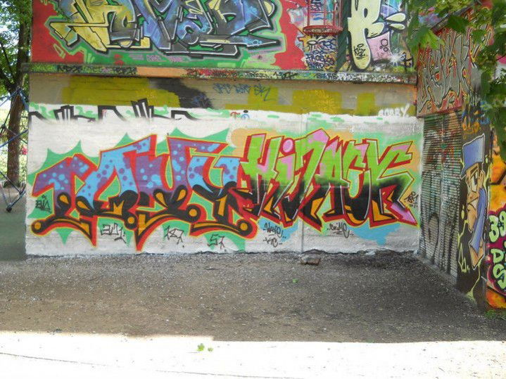 Graffiti Wall in HAMBURG - Photo by tony301