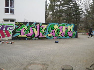 Graffiti Wall in HAMBURG - Photo by tony301