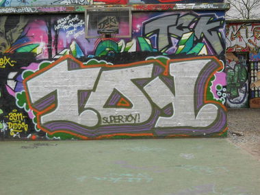 Graffiti Wall in HAMBURG - Photo by tony301