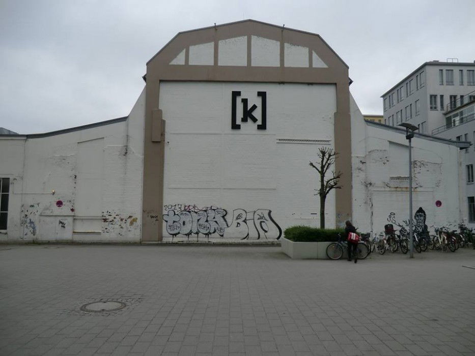 Graffiti Bombing in HAMBURG - Photo by tony301