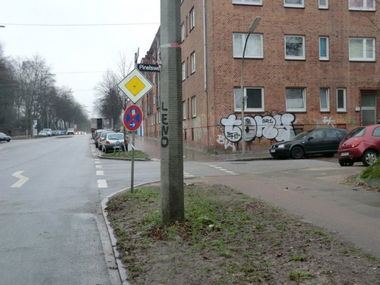 Graffiti Bombing in HAMBURG - Photo by tony301 - BIA, 301 (2013)