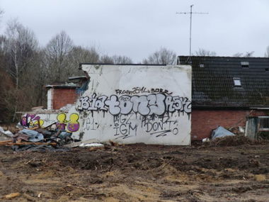 Graffiti Bombing in HAMBURG - Photo by tony301 - FROST, ASYL, SOER (2013)
