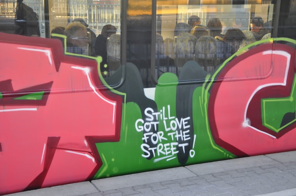 Graffiti Artwork - Photo by toopac - Street