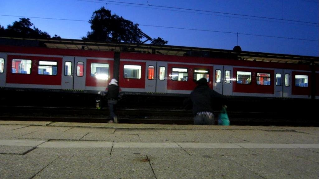 Graffiti Artwork - Photo by toopac - funny, backjump