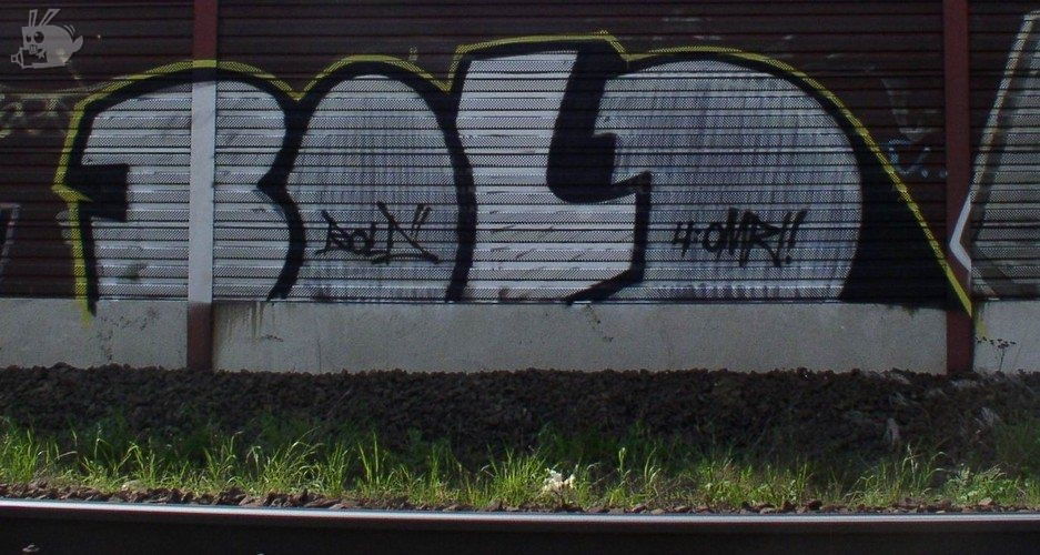 Graffiti Bombing - Photo by tostkopf - BOLDOMR