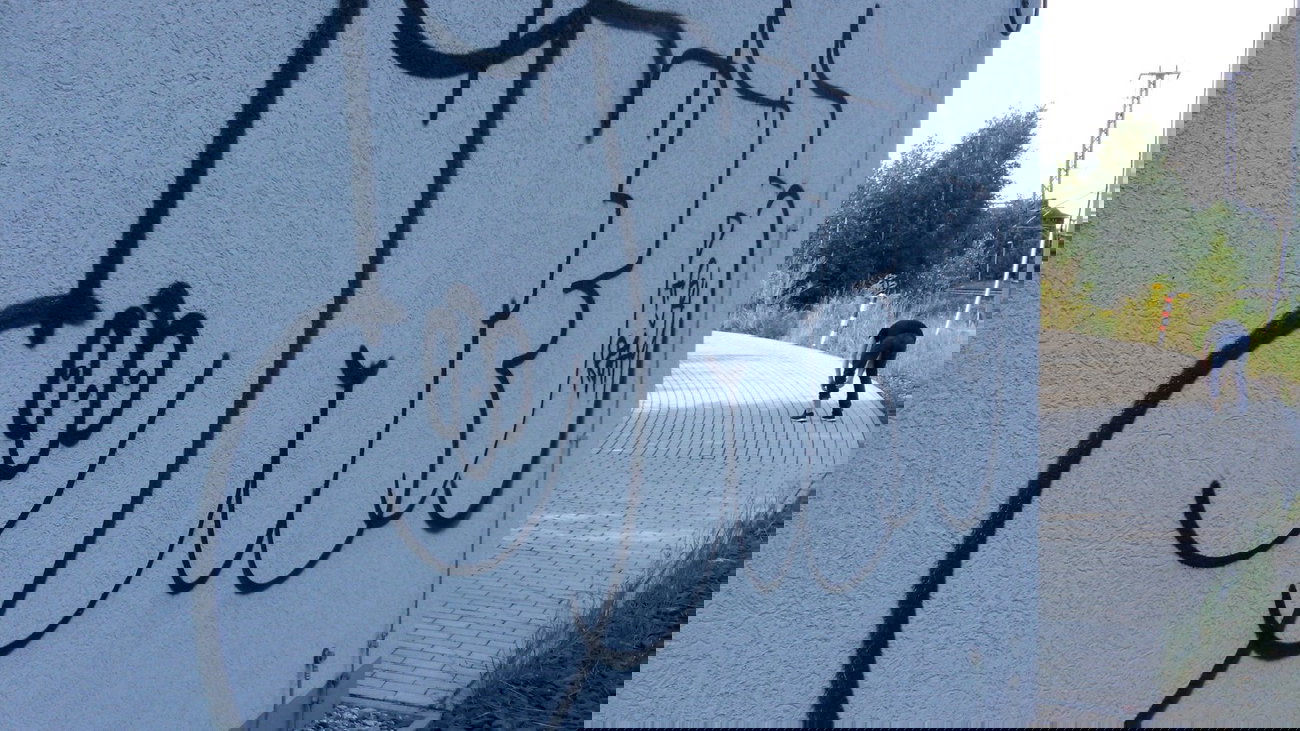 Graffiti Bombing - Photo by tostkopf