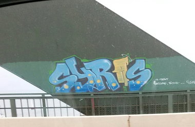 Graffiti Bombing - Photo by tostkopf - Syras (2014)