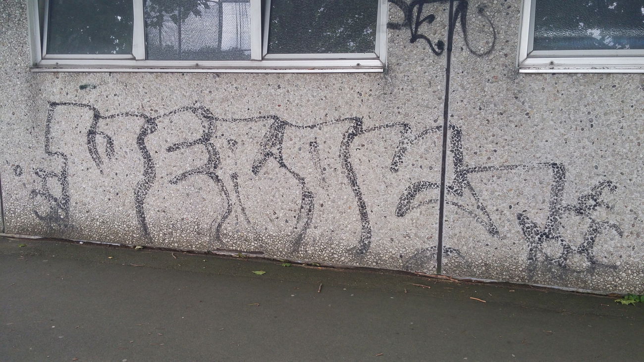 Graffiti Bombing - Photo by tostkopf - weroy, unknown, baunatal