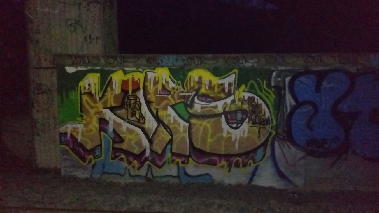 Graffiti Bombing - Photo by tostkopf - kirs, ir