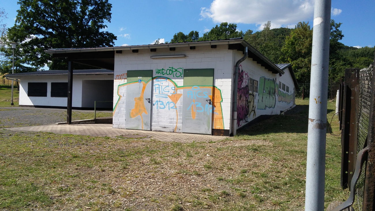 Graffiti Bombing - Photo by tostkopf - Eso, eso, elgershausen