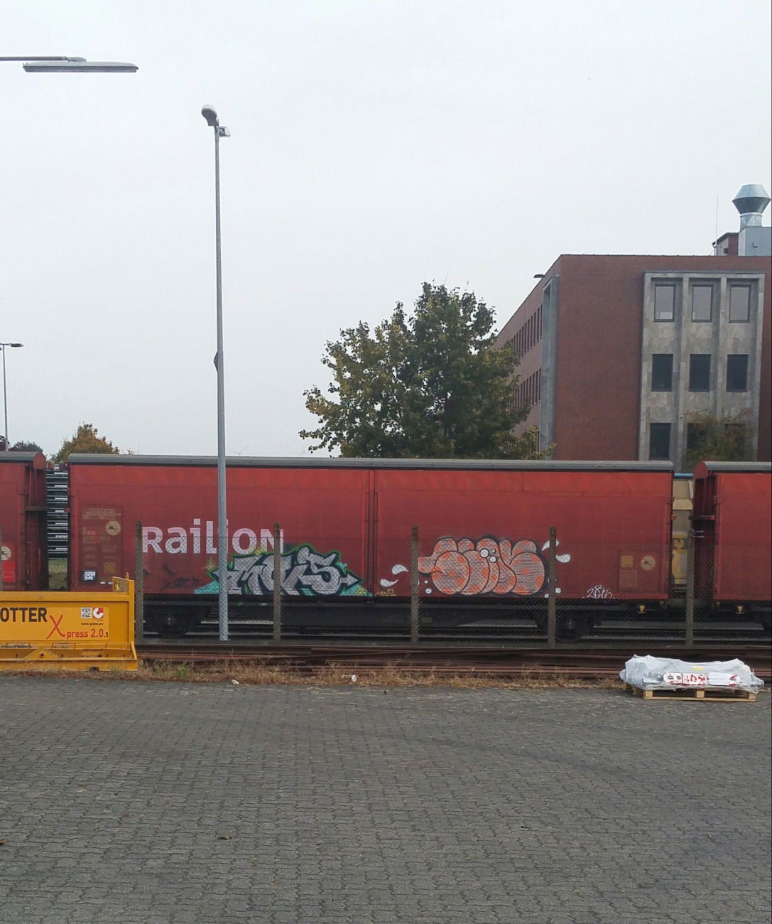 Graffiti Photo by tostkopf - Mois, train, baunatal
