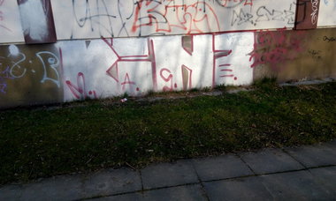Graffiti Bombing - Photo by tostkopf - kinz (2008)
