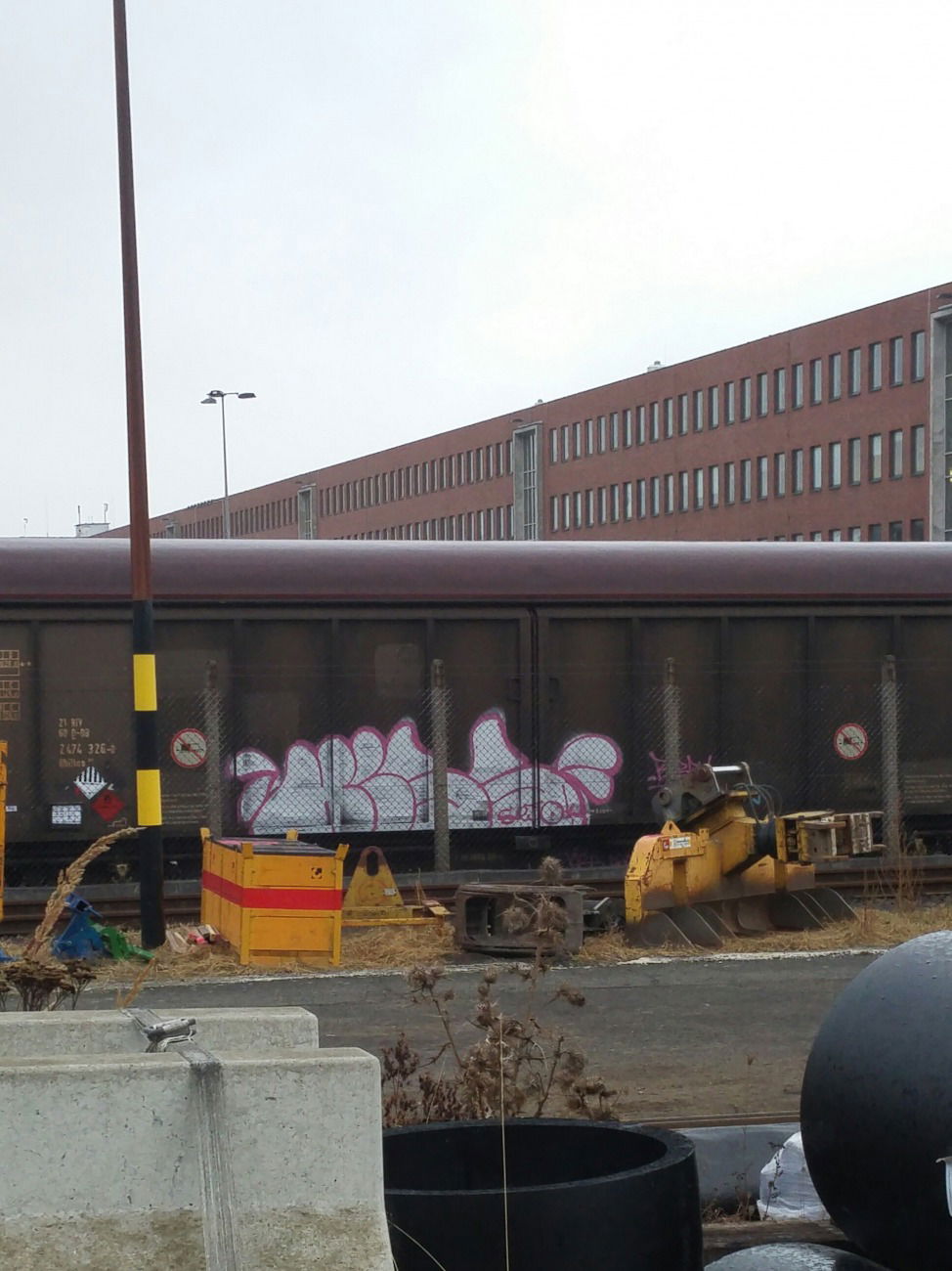Graffiti Train - Photo by tostkopf - kiss