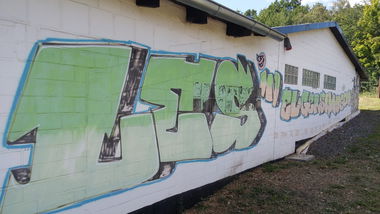 Graffiti Wall - Photo by tostkopf - les, Les, lesizback