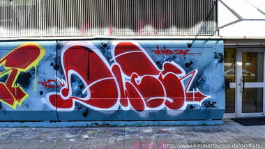 Graffiti Wall - Photo by toysareus