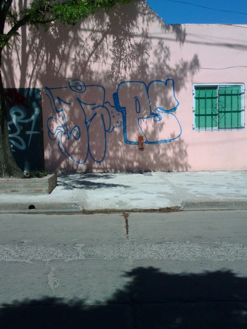 Graffiti Wall - Photo by tresiete - 37, Plas, PS