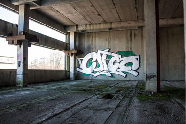 Graffiti Wall - Photo by triebkopf98