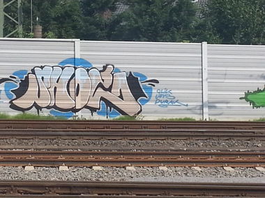 Graffiti Bombing in Münster - Photo by trustlifeOTR - sho2, abm, clik (2012)