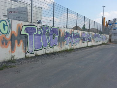 Graffiti Bombing in Münster - Photo by trustlifeOTR - Top.crew