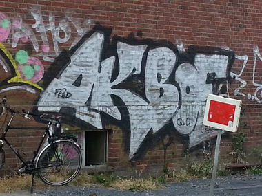 Graffiti Bombing in Münster - Photo by trustlifeOTR - Akboe, fred, gbak