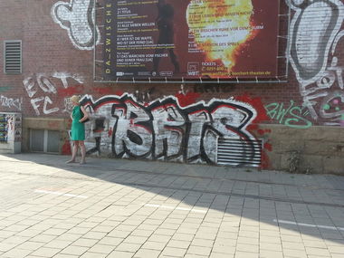 Graffiti Bombing in Münster - Photo by trustlifeOTR - abris (2013)