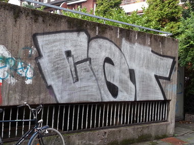 Graffiti Bombing - Photo by trustlifeOTR - Eqt