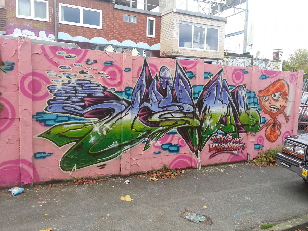 Graffiti Wall - Photo by trustlifeOTR - Himn (2013)
